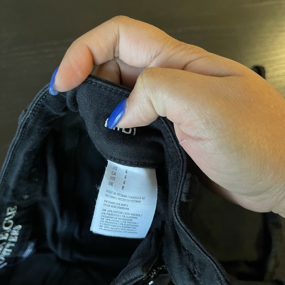 Shorts - Picture 7 of 7